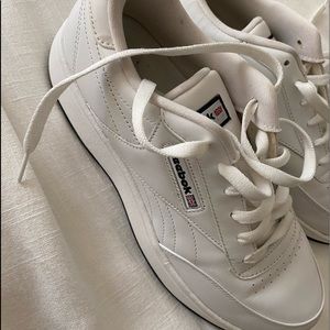 Men’s white leather Reebok tennis shoes Sz 9